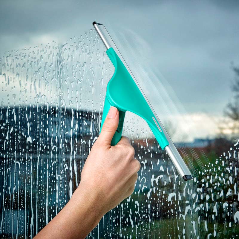 Водосгон Leifheit Slider M 28см фото 3